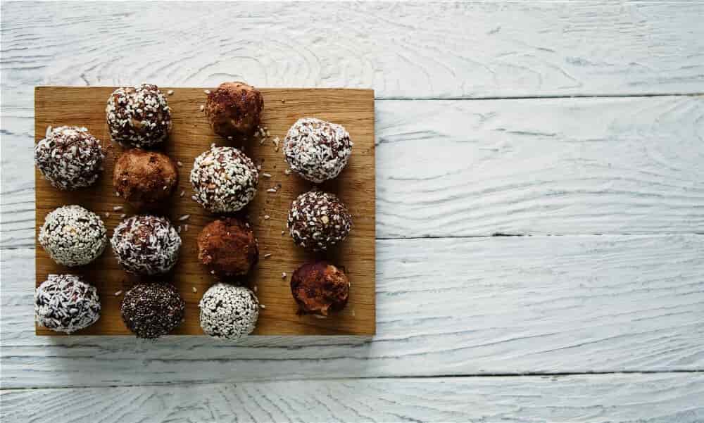 Adaptogenic Herbal Energy Balls For Your Busy Days
