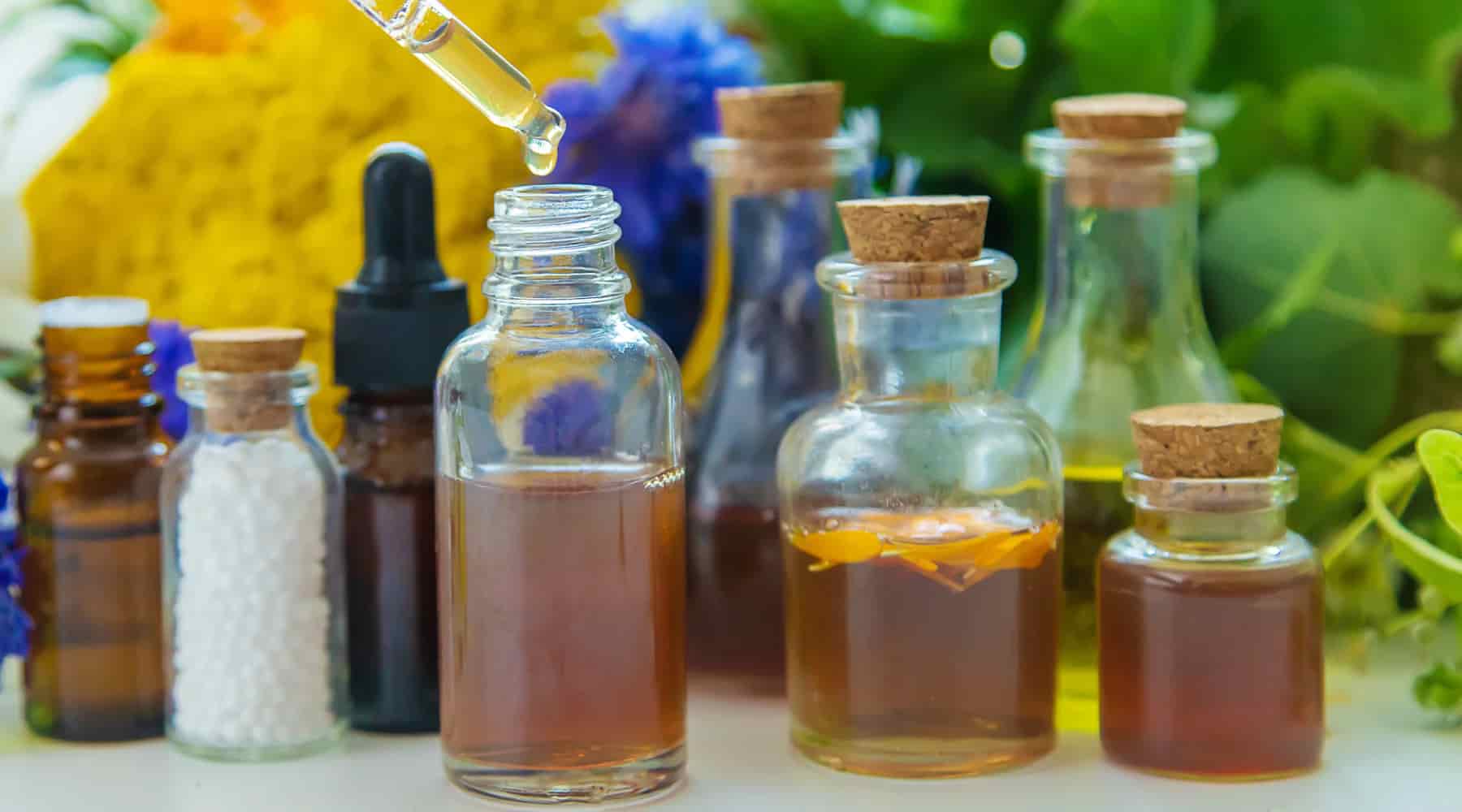 Homeopatía, aceites esenciales y tinturas de hierbas: ¿cuál es la diferencia?